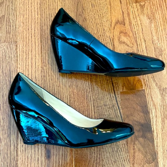 Like new - COLE HAAN patent leather wedge heels - Picture 3 of 10